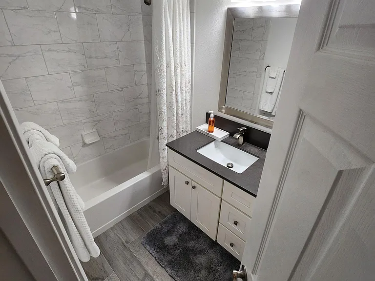 Elaine Dr — Photo 14