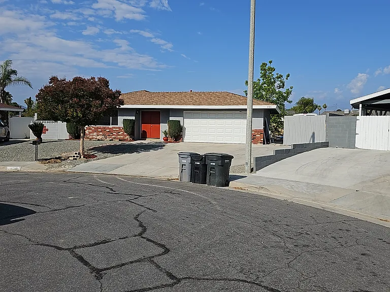 690 Montebello Pl — Photo 1
