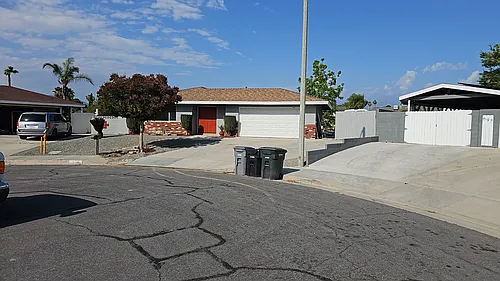 690 Montebello Pl Photo 1