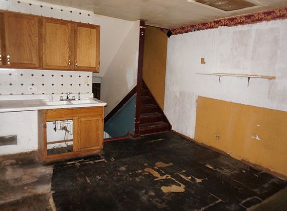 2nd image of 12200 S Orchard St