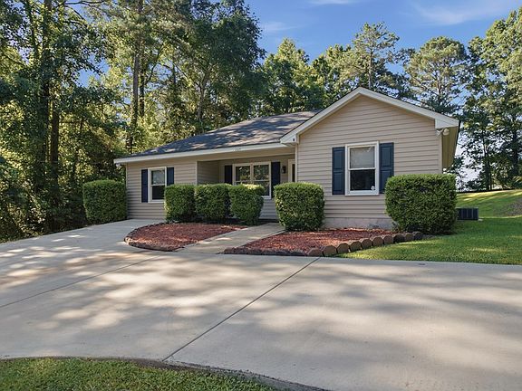 2nd image of 209 Waverly Cir