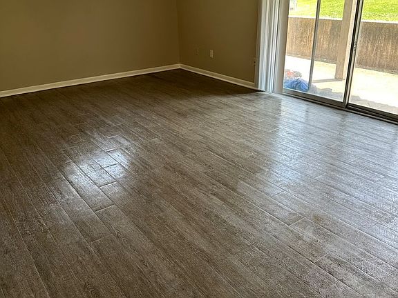 2nd image of 2101 Ottawa St #101-C