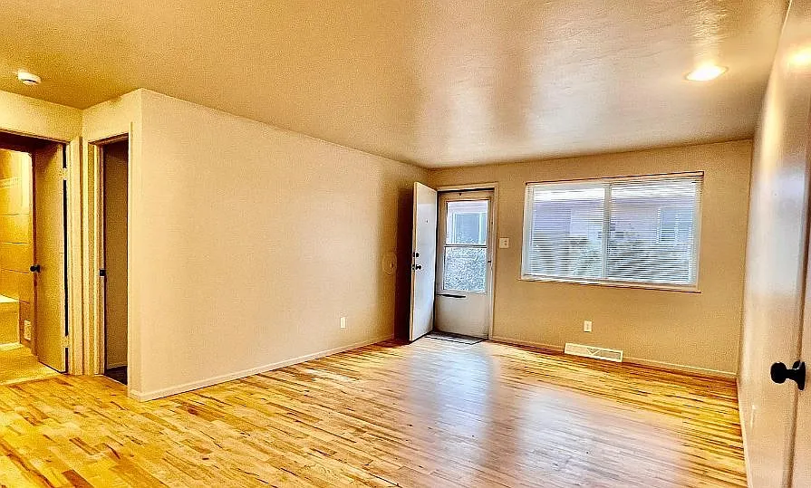 3 bed, 1072 sqft, $2,650 — Photo 1