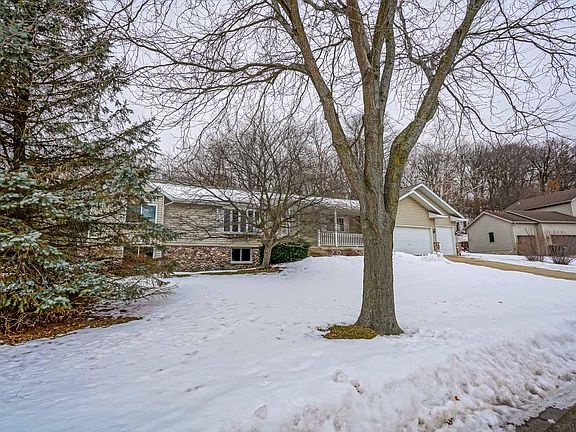 3rd image of 209 Yarrow Hill Dr