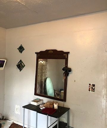 2nd image of 836 Arbor Pl
