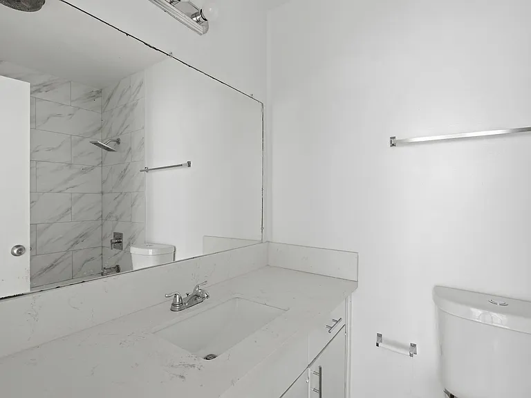 934 Larch St — Photo 11