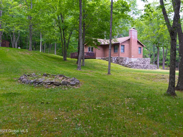 3371 State Route 150, Schodack, NY 12061