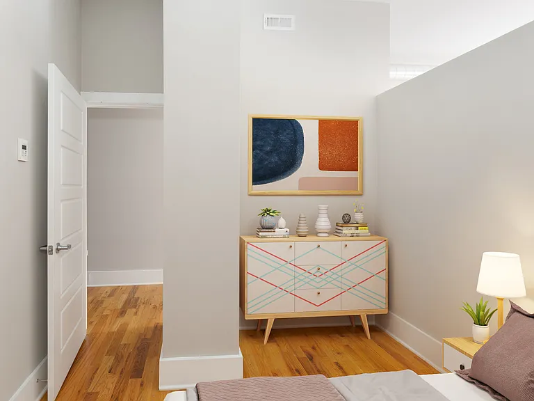 180 W. Adams — Photo 8