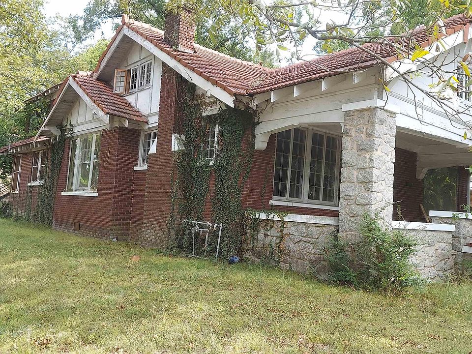 2nd image of 2101 S State St