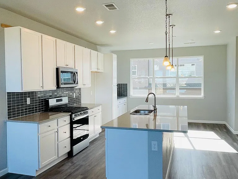 7042 Doncaster Ct — Photo 5