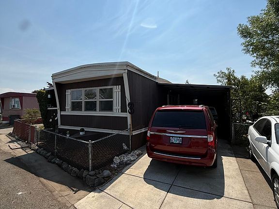 2nd image of 3777 Falcon St Space 10