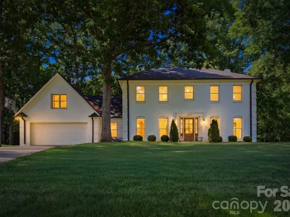 1015 Thistle Ct, Charlotte, NC 28211