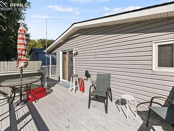 5th image of 806 Desert Cir