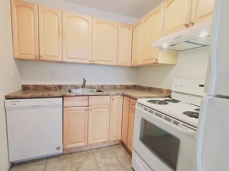 31 Stuart Ave #16 — Photo 1