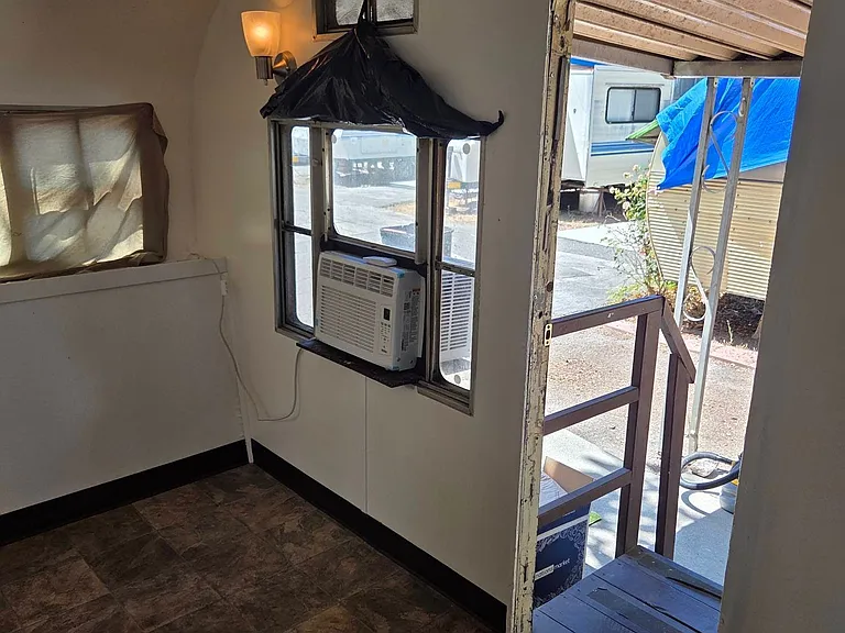 515 E Saint Andrew Pl #A — Photo 8