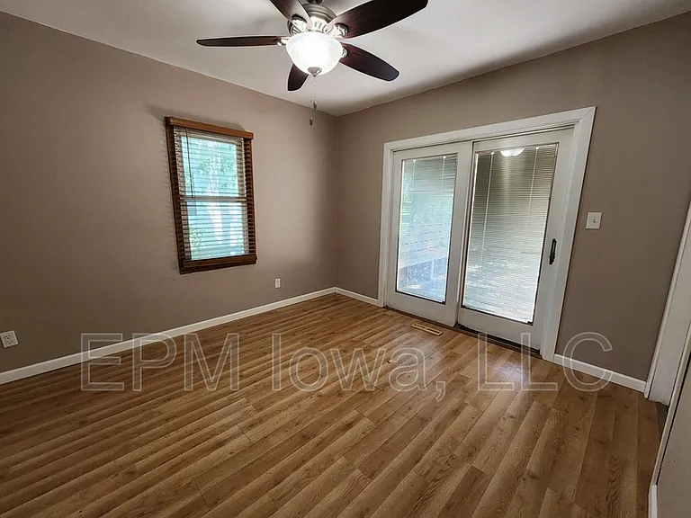 867 Maxwell St — Photo 11