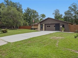 8751 N Amboy Dr, Citrus Springs, FL 34433
