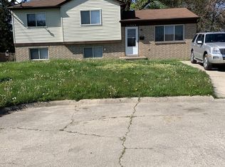 31509 Allegan Ct, Westland, MI 48186