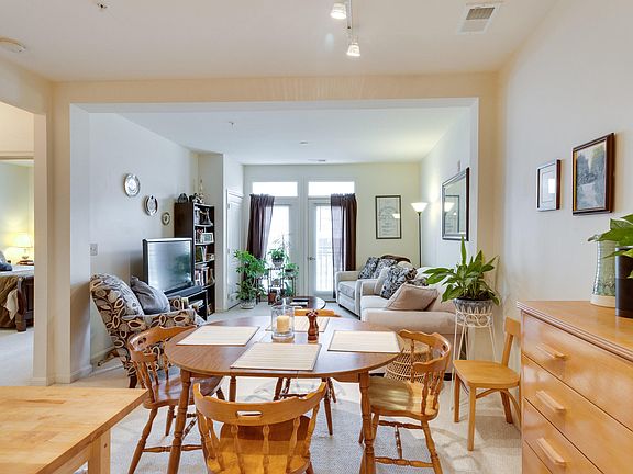 5th image of 2665 Prosperity Ave APT 248