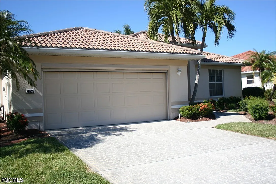 3 bed, 2.5 bath, 2133 sqft, $5,000 — Photo 3