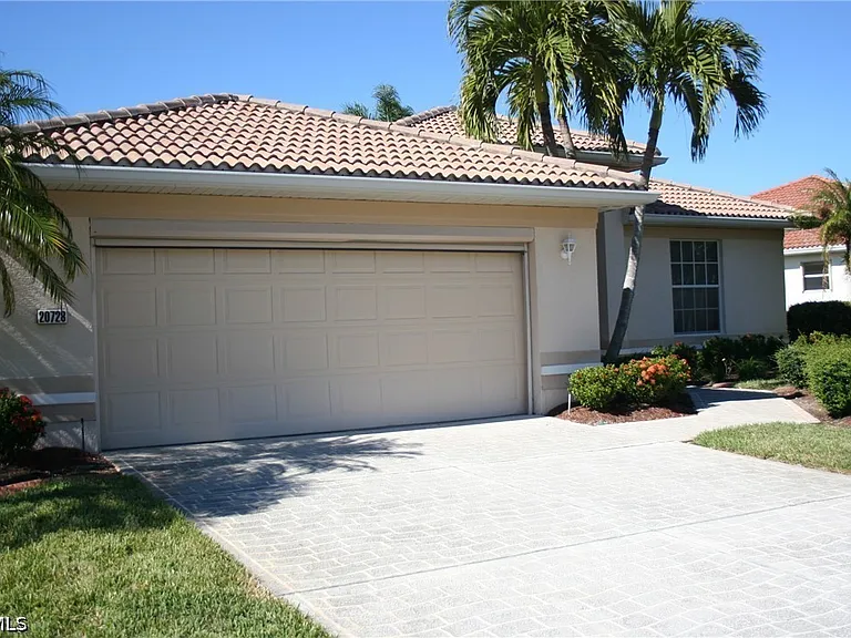 20728 Tisbury Ln — Photo 3
