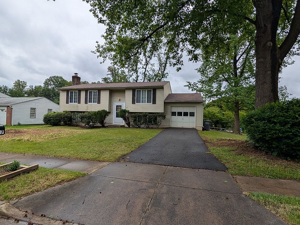 1st image of 9717 Water Oak Dr