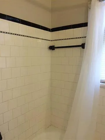 1627 S Carrollton Ave — Photo 10