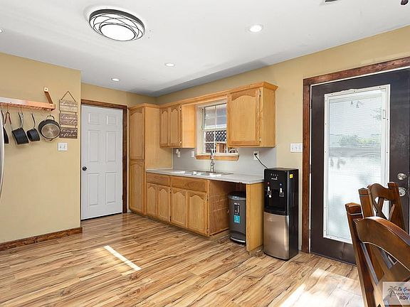 5th image of 3517 Park Ln S