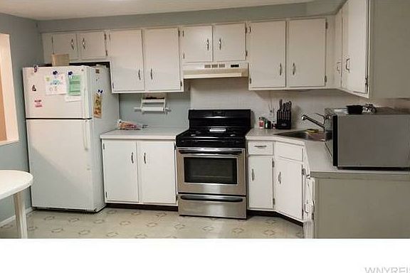 2nd image of 6693 Hamilton Dr