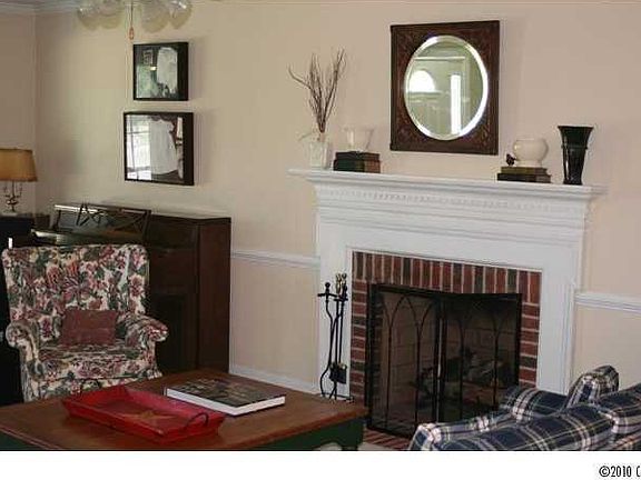 2nd image of 2161 Belle Chase