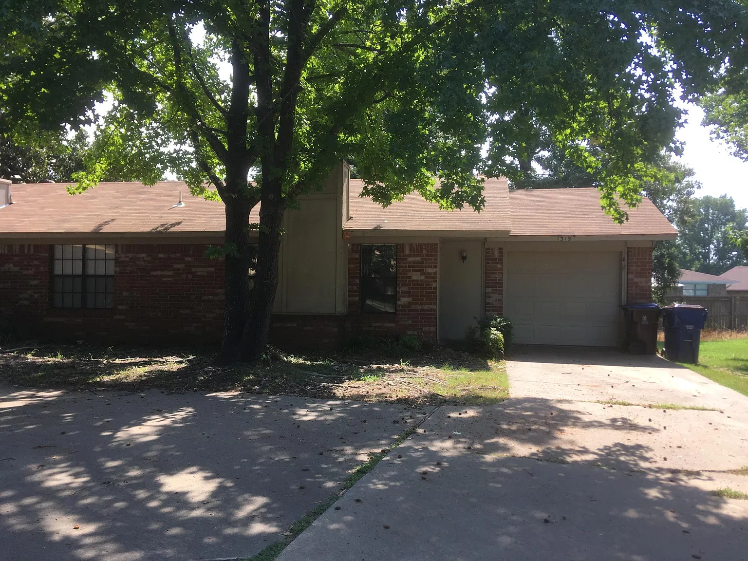 2 bed, 1100 sqft, $895 — Photo 1