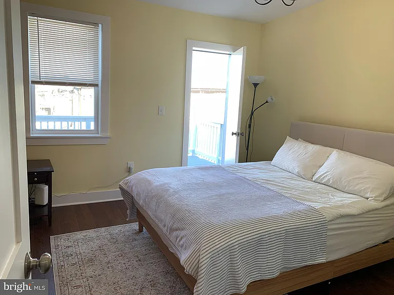 2502 Jefferson St — Photo 14