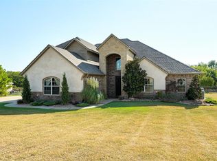 13460 Ridge Cir, Edmond, OK 73025