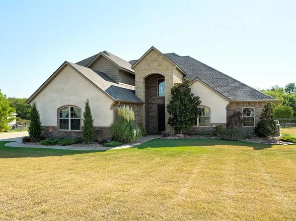 13460 Ridge Cir, Edmond, OK 73025