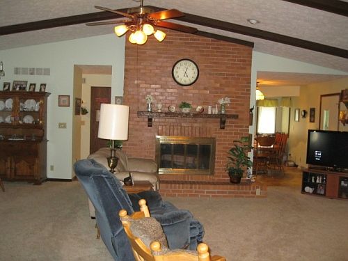 3rd image of 1001 Viola Dr