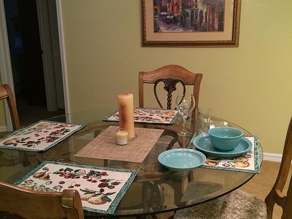 Dining area - seating for 4