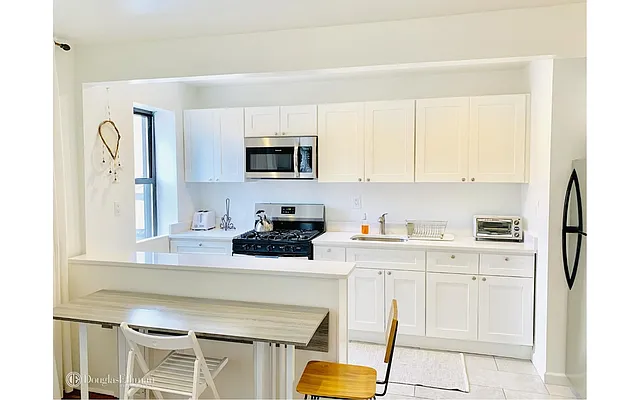 Rented by Douglas Elliman | media 18