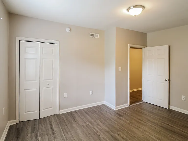 1135 Clark St — Photo 9