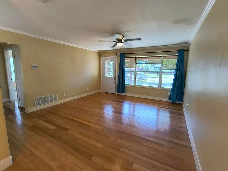 306 River Oaks St — Photo 5