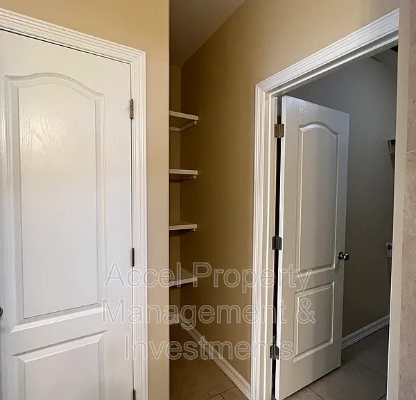 2506 E Garfield Ave #1 — Photo 8