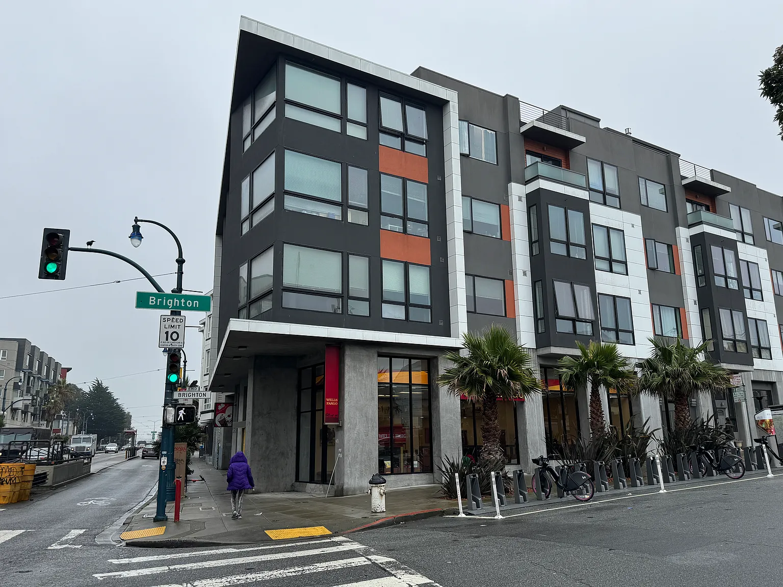 280 Brighton Luxury Apartments — Photo 3