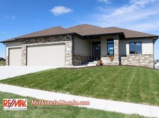 6252 Thompson Creek Cir, Lincoln, NE 68516