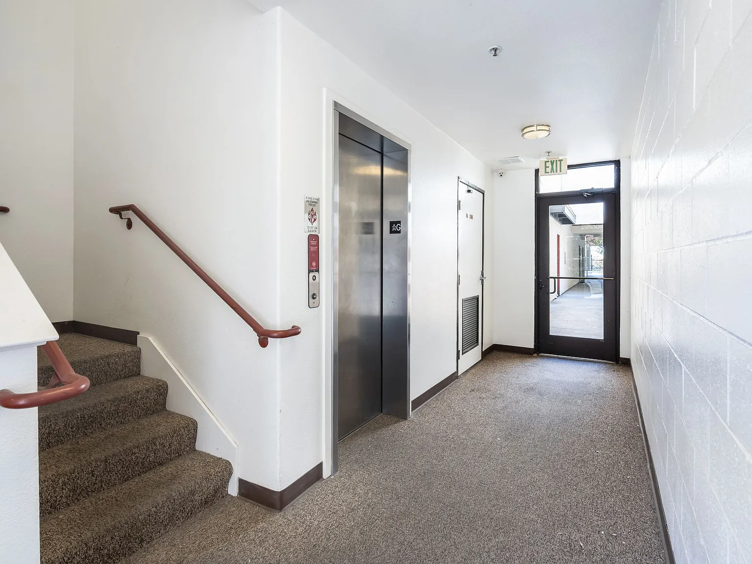 2 bed, 2.5 bath, 1080 sqft, $2,595 — Photo 2