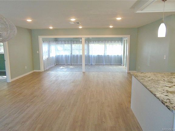 5th image of 2256 W Gardenia Dr