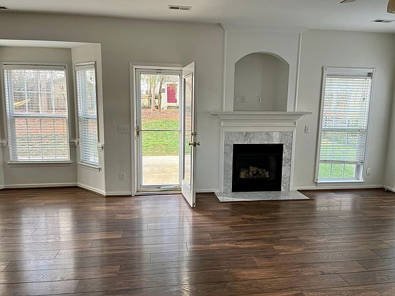 3rd image of 6110 Lowergate Dr