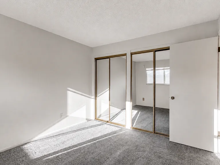 Second upstairs bedroom