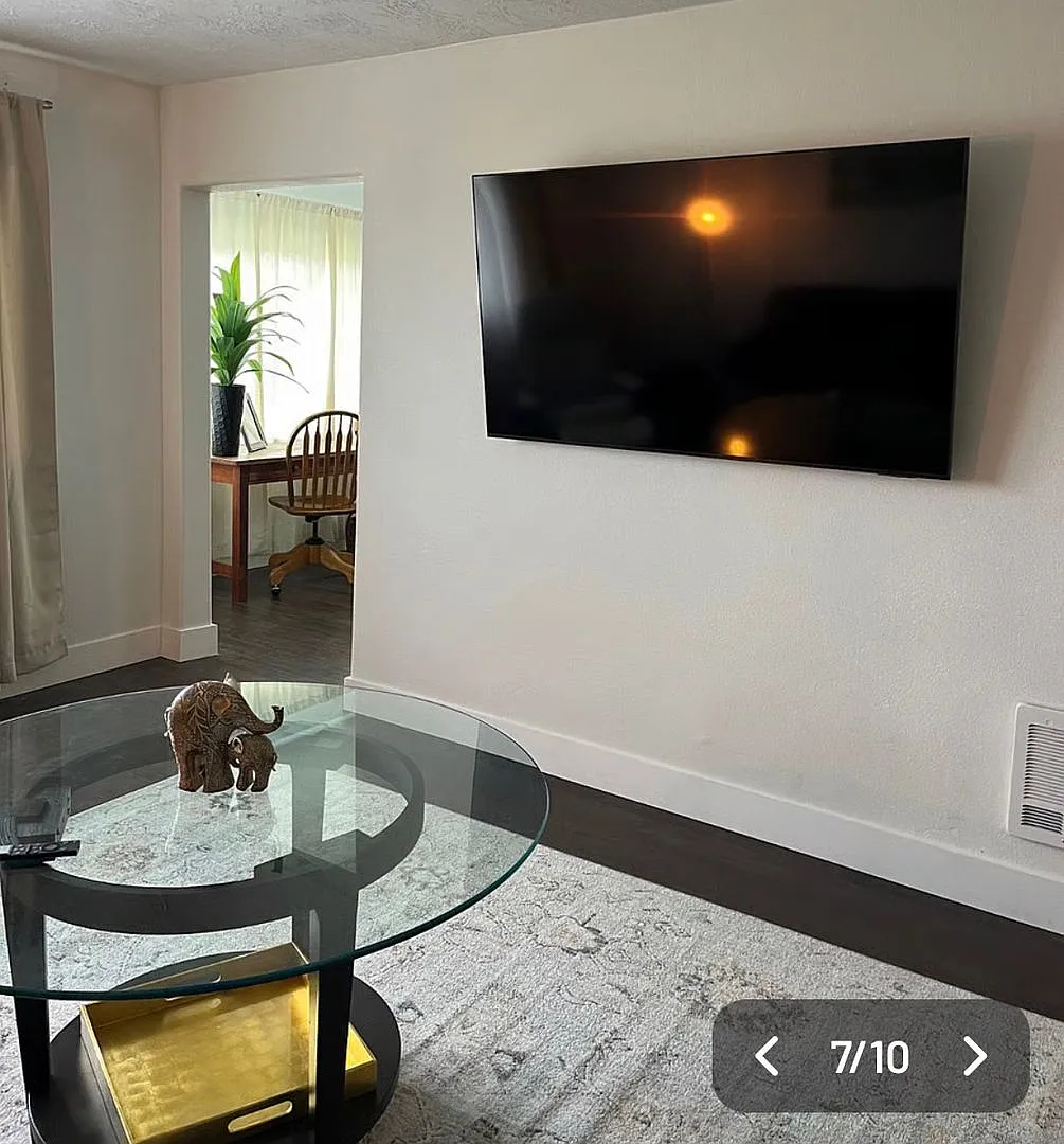 Mid Term Fully Furnished 3 bed/1 bath in Coos Bay — Photo 3
