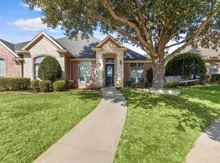 8205 Edgemont Ct, North Richland Hills, TX 76182