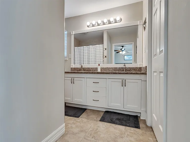 2811 Quincannon Ln — Photo 25