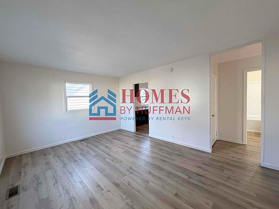 3rd image of 2115 Ravenswood Dr